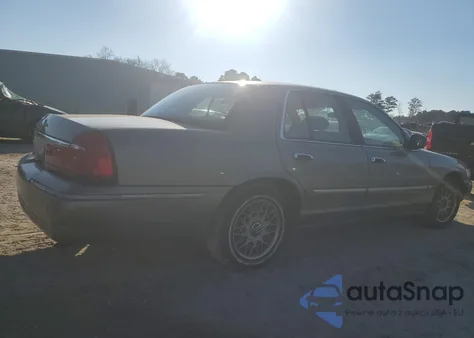 2000 Mercury Grand Marquis Gs z USA, uszkodzony, nr VIN 2MEFM74W5YX653134